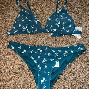 • Hollister • Bikini Set